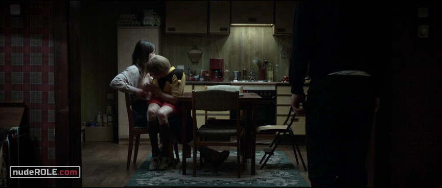 3. Mutter nude – The Bunker (2015)