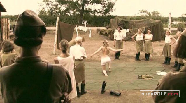 3. Zhenya Komelkova (2005) sexy – A zori zdes tikhie (2005)