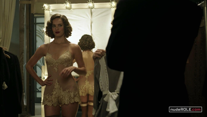 1. Bess Burrows sexy – The Last Tycoon s01e01 (2016)