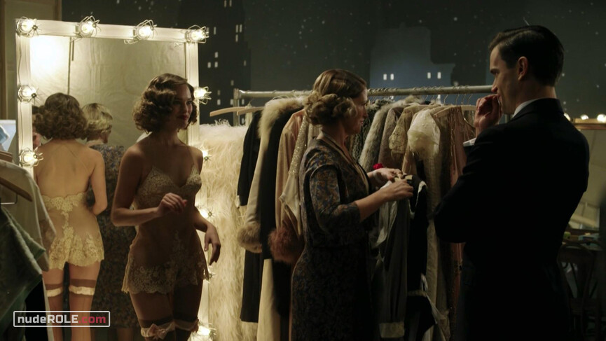 3. Bess Burrows sexy – The Last Tycoon s01e01 (2016)