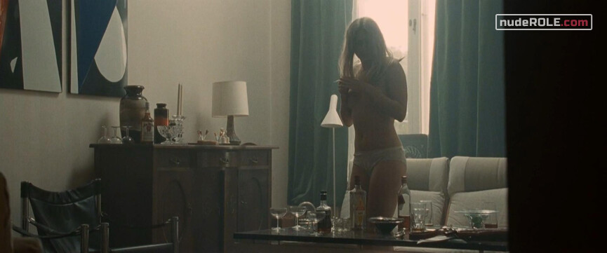 3. Sonja nude , Iris nude – Call Girl (2012)