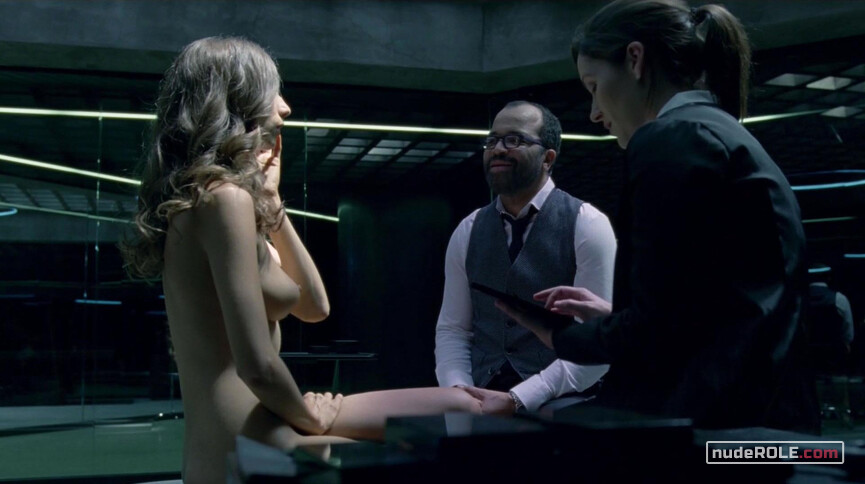 1. Clementine Pennyfeather nude – Westworld s01e01 (2016)