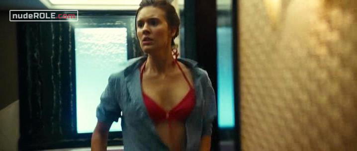 1. Kim sexy – Taken 2 (2012)
