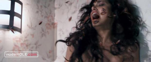 1. Sanjana sexy – Raaz 3 (2012)