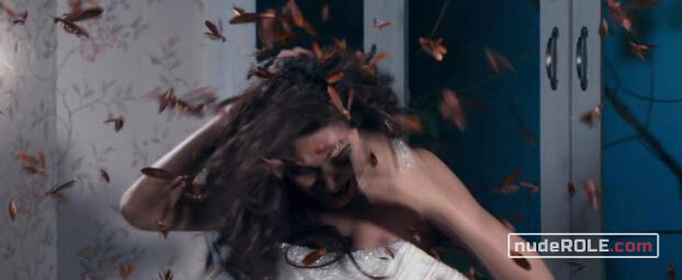2. Sanjana sexy – Raaz 3 (2012)