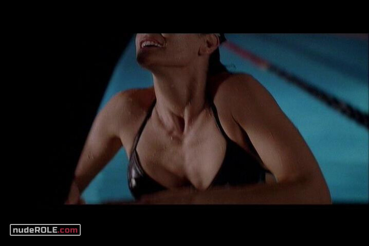 3. Tracy Atwood sexy – Mr. Brooks (2007)