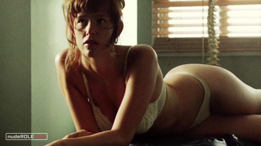 2. The Girl with a Scar - Laura sexy – 30 Beats (2012)