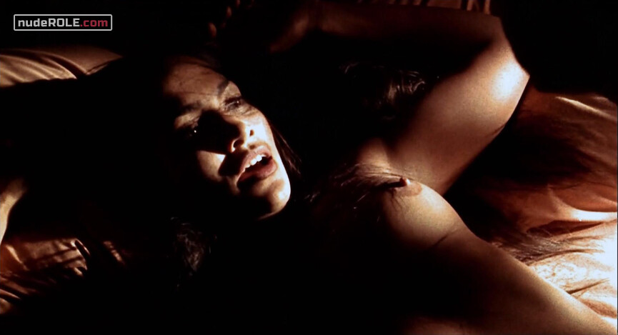 2. Grace McKenna nude – U Turn (1997)