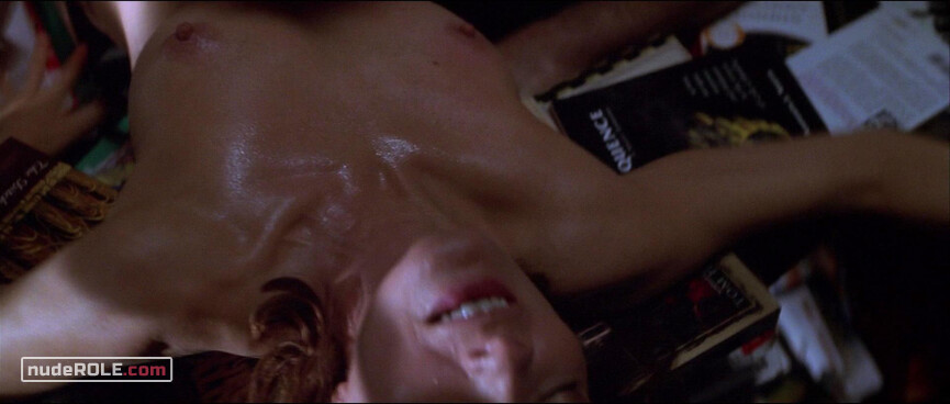 1. Catherine Banning nude – The Thomas Crown Affair (1999)