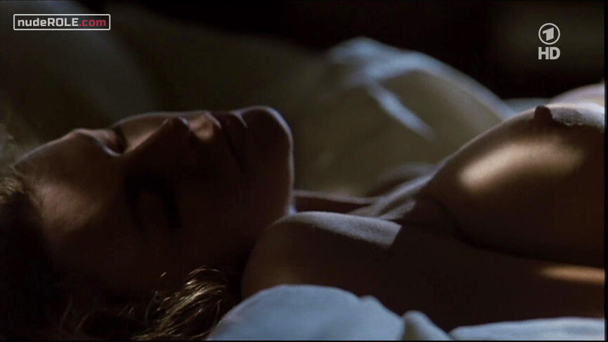 3. Heather Evans nude – Final Analysis (1992)