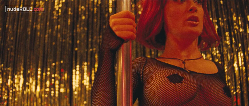 2. 'Lola' sexy – Americano (2011)