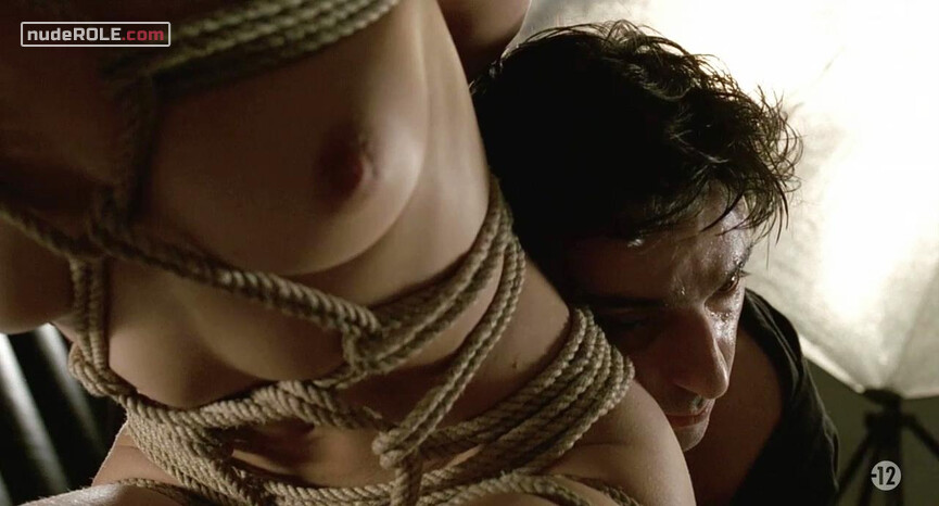 2. Sofia nude – The Snake (2006)