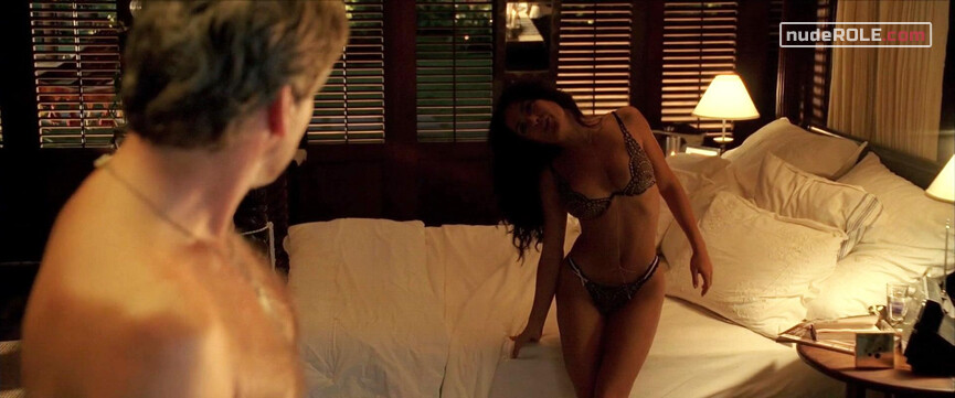 3. Lola Cirillo sexy – After the Sunset (2004)