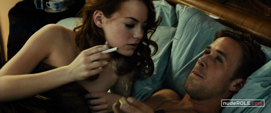 3. Grace Faraday sexy – Gangster Squad (2013)