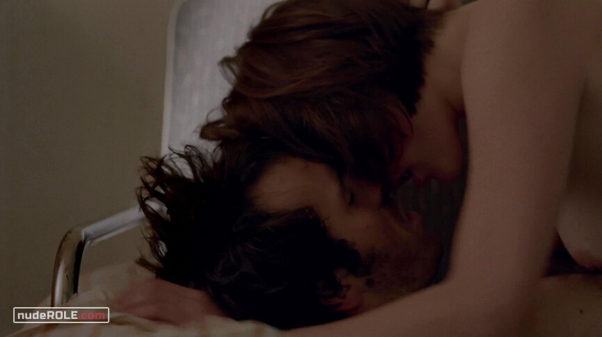 1. Robin Griffin nude – Top of the Lake s01e06 (2013)