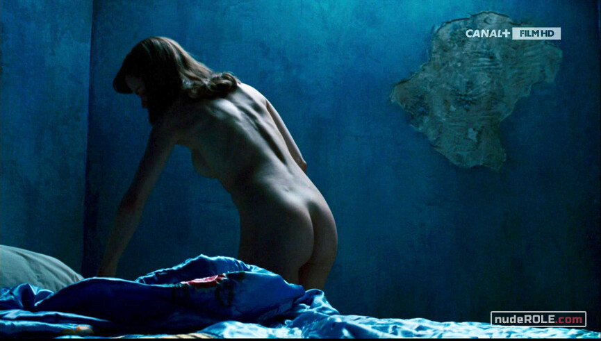 1. Diane Arbus nude – Fur: An Imaginary Portrait of Diane Arbus (2006)