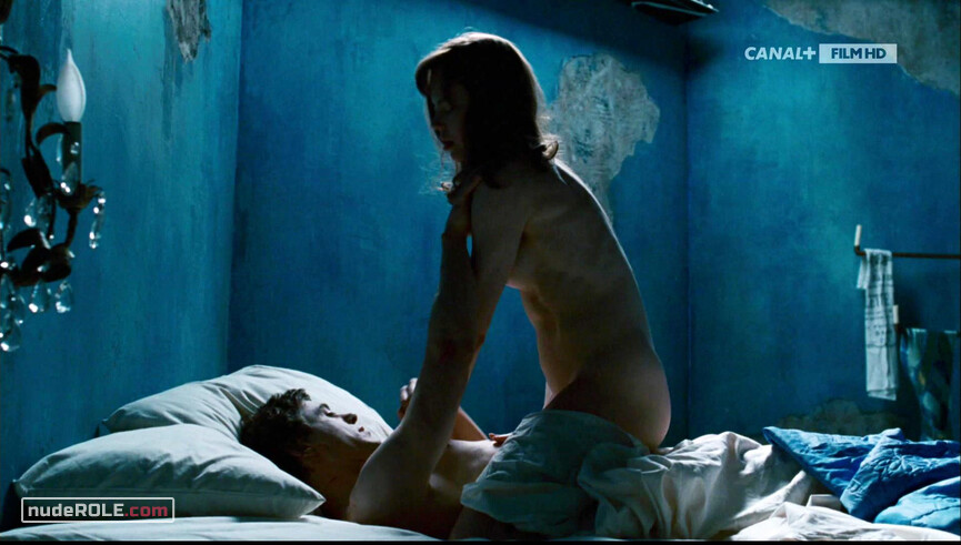 3. Diane Arbus nude – Fur: An Imaginary Portrait of Diane Arbus (2006)