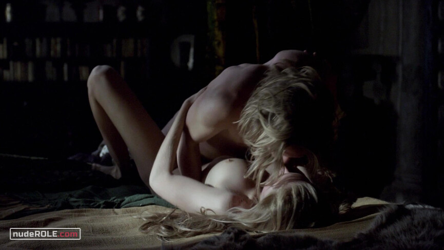 2. Guinevere nude – Camelot s01 (2011)