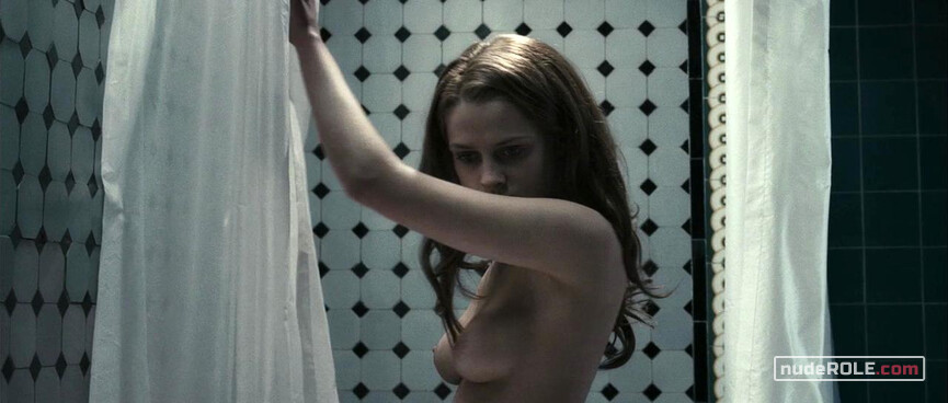 2. Dale nude – Restraint (2008)