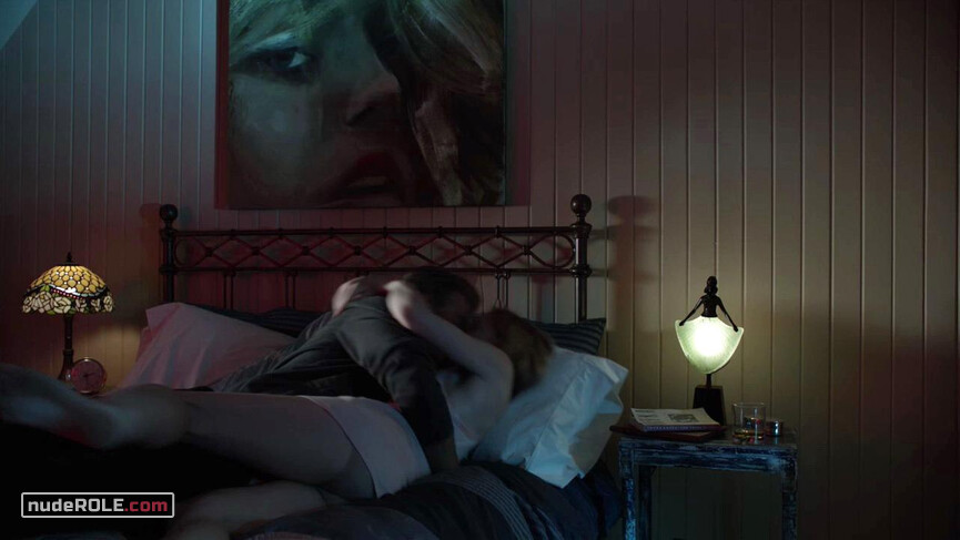 3. Mattie Devore sexy – Bag of Bones (2011)