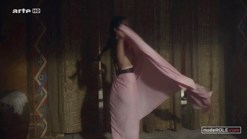 3. Cléa nude – Odysseus s01e07-08 (2013)