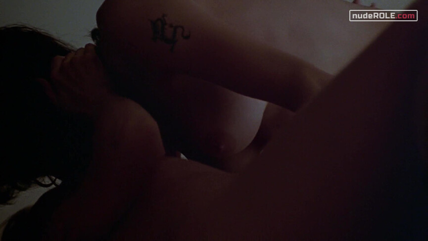 3. Gia Carangi nude, Linda nude – Gia (1998)