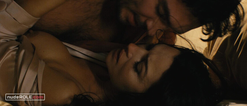 1. Jeanne nude – Don't Look Back (2009)
