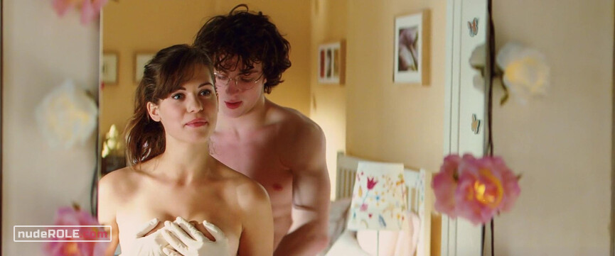 2. Katie Deauxma sexy – Kick-Ass (2010)