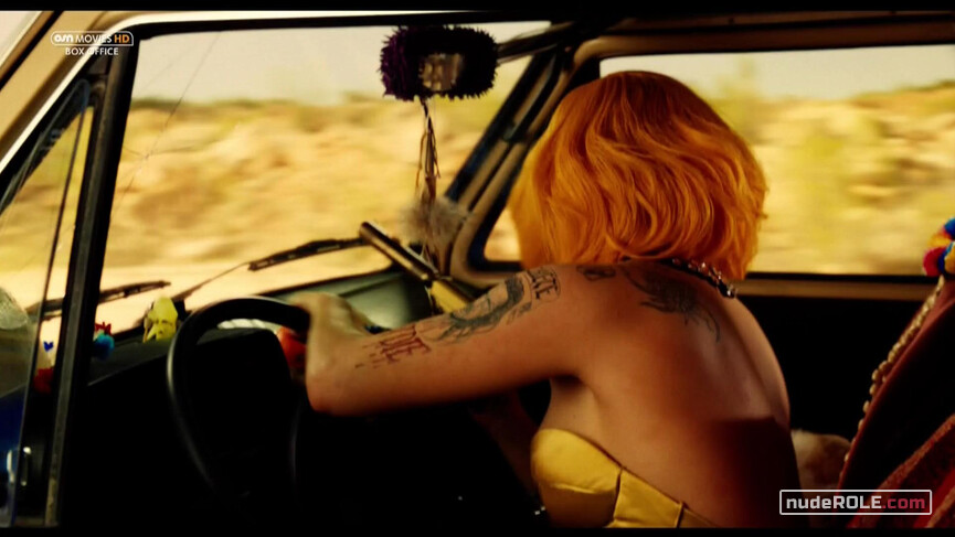 2. La Camaleón sexy – Machete Kills (2013)