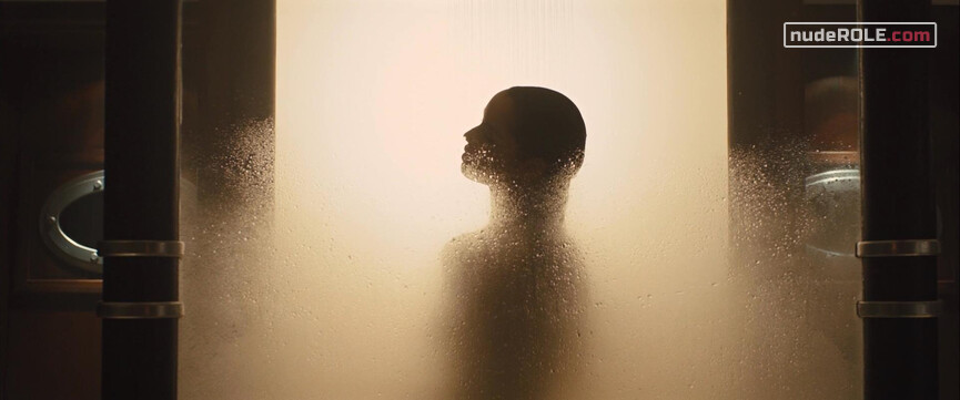 2. Sévérine sexy – Skyfall (2012)