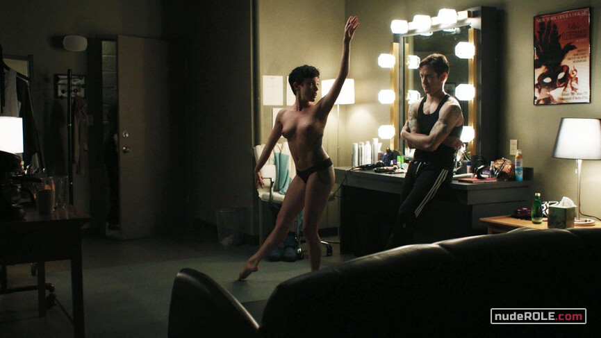 1. Daphne nude – Flesh and Bone s01e08 (2015)