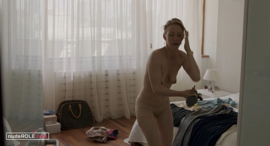 3. Ines Conradi nude , Anca nude – Toni Erdmann (2016)