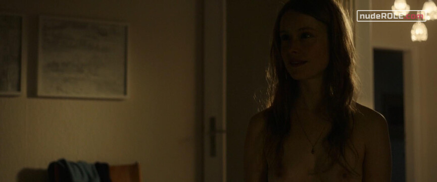 3. Agnes nude – Agnes (2016)