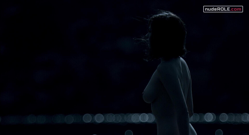 1. Fiamma nude, Miss G nude – Cracks (2009)
