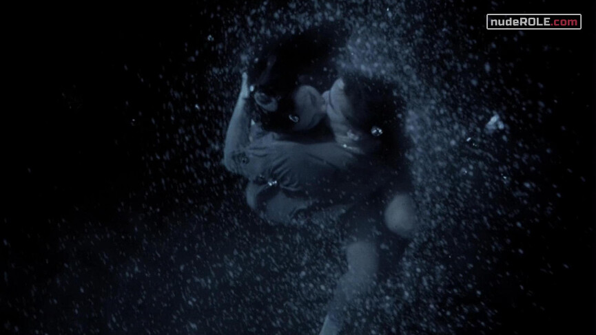 2. Françoise nude – The Beach (2000)