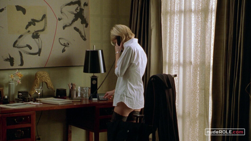 2. Emily Bradford Taylor sexy – A Perfect Murder (1998)