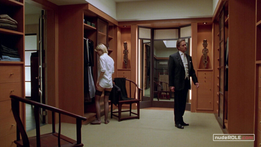 3. Emily Bradford Taylor sexy – A Perfect Murder (1998)