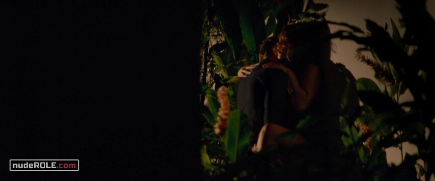 1. Rebecca Shafran sexy – Runner Runner (2013)