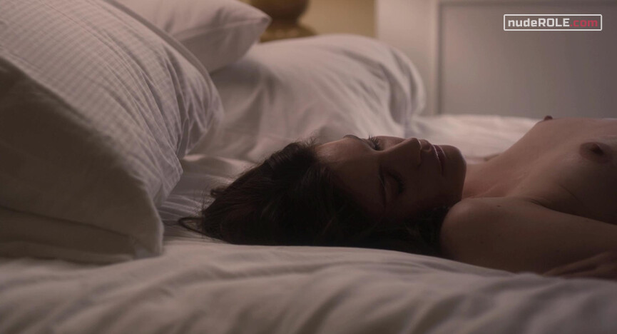 3. Shana Harris nude – The Ledge (2011)