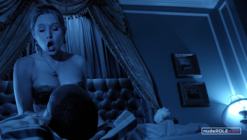 3. Jeannie Van Der Hooven sexy – House of Lies s02 (2013)