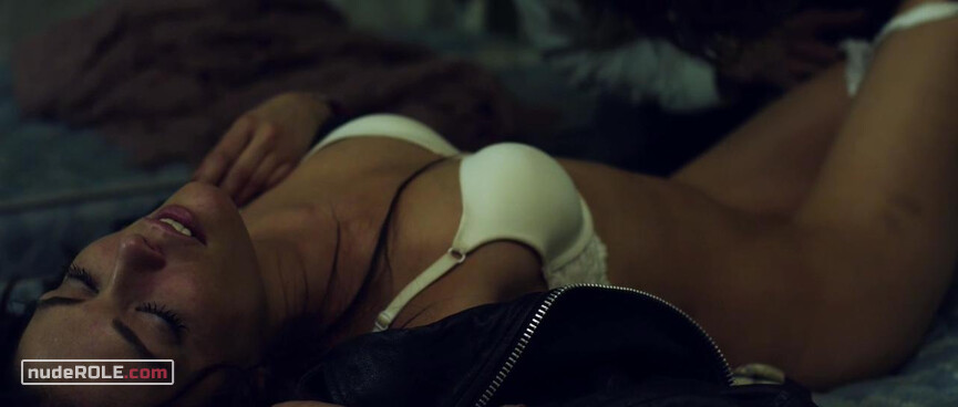 1. Beckett nude, Lucky sexy – The Ganzfeld Haunting (2014)