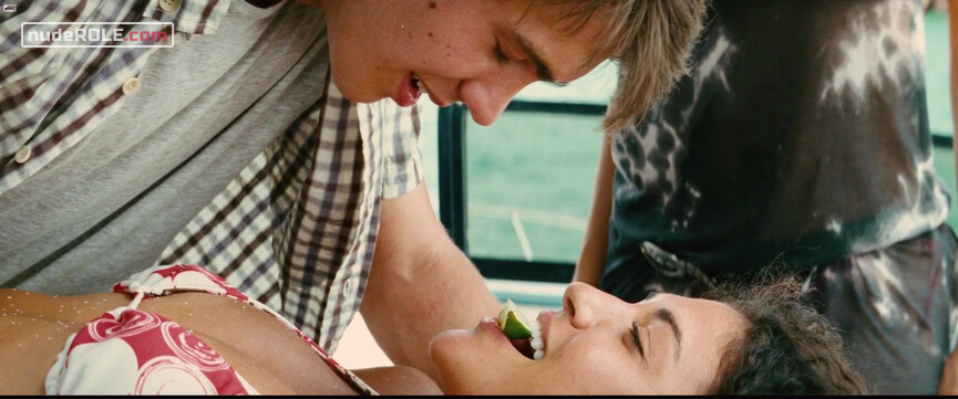 2. Kelly sexy – Piranha 3D (2010)