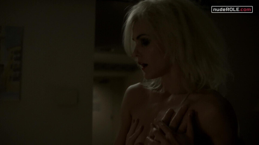 2. Elizabeth Jennings nude – The Americans s02e01 (2014)