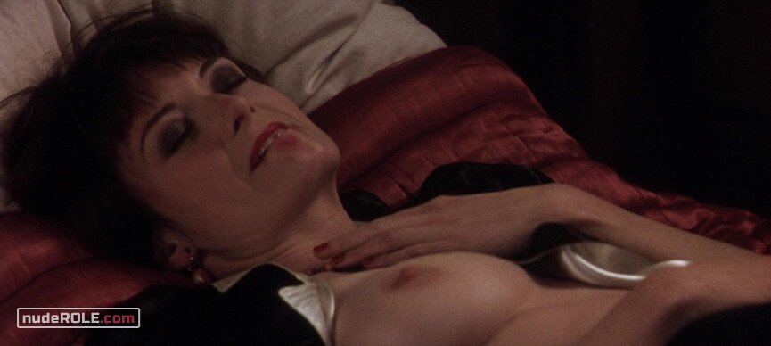 1. Greta Schröder nude – Shadow of the Vampire (2000)