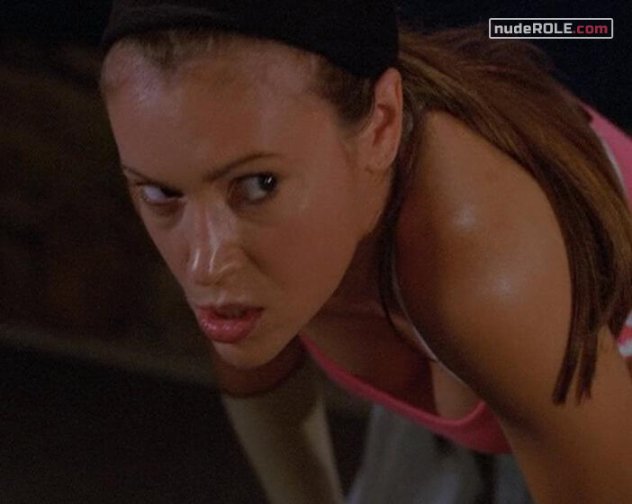 3. Phoebe Halliwell sexy – Charmed s04 (2001)