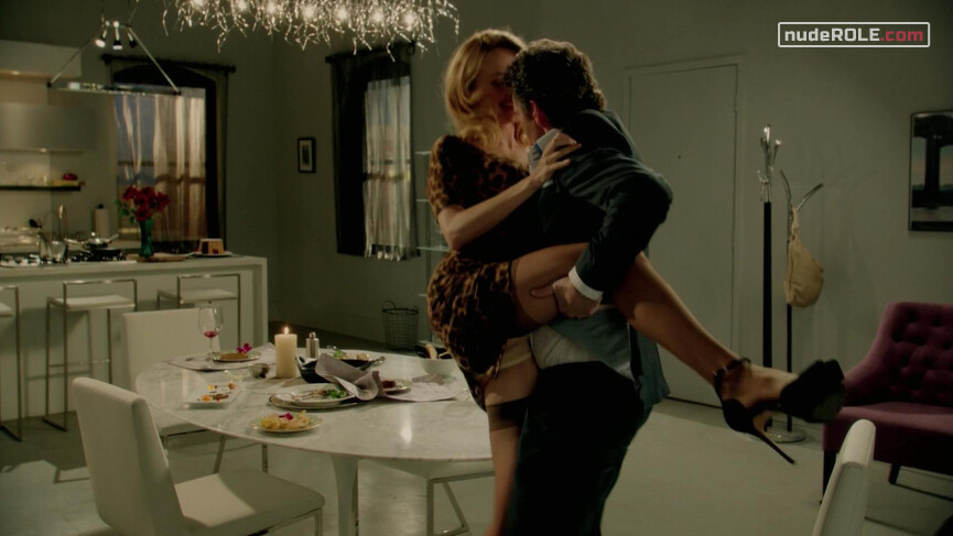 3. Amy sexy, Saffron sexy – Compulsion (2013)