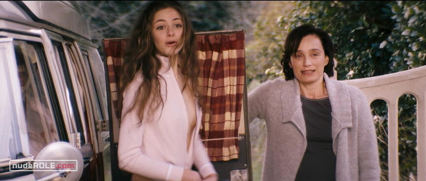 2. Holly Goodfellow nude – Keeping Mum (2005)