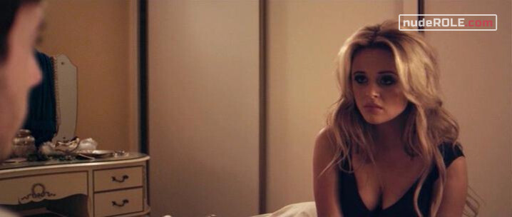2. Lydia sexy – Almost Married (2014)