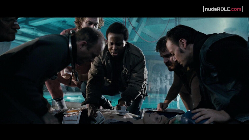 2. Lindsey Brigman44 nude – The Abyss (1989)