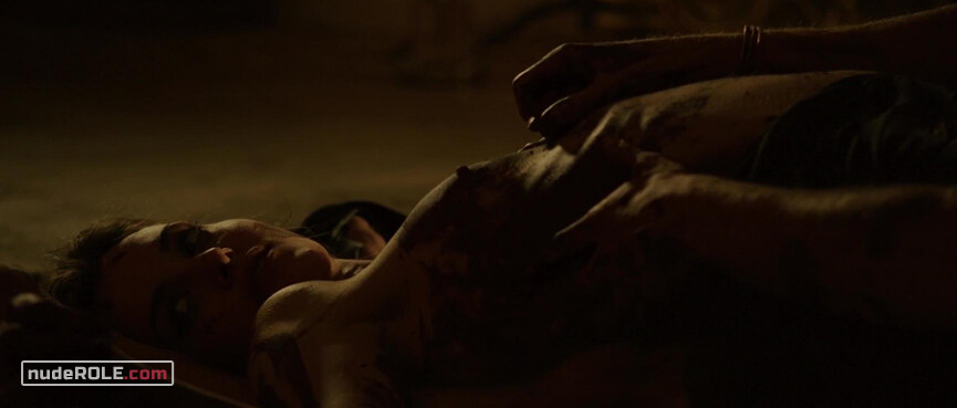 1. Fran nude – Dark Hearts (2012)